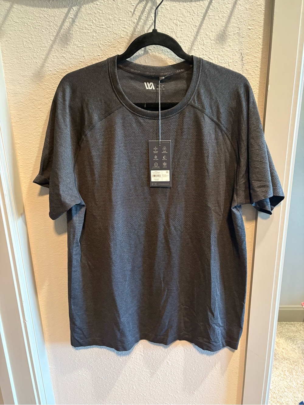 Men's Dark Heather Short-Sleeve Performance Tee